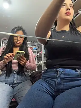 GiaDuque online show from February 12, 1:00 pm