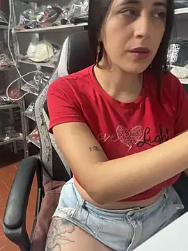 GiaDuque online show from October 8, 11:56 am