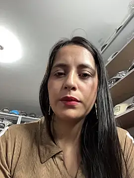 GiaDuque online show from January 13, 11:47 am