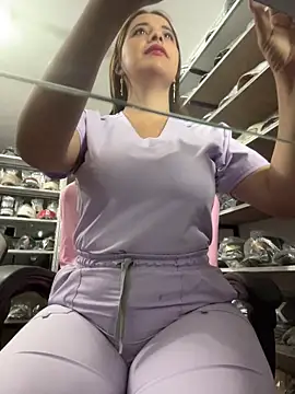 GiaDuque online show from January 8, 11:38 am