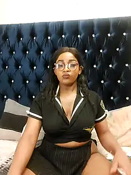 Snapshot of SultryCocoBabe chatting on September 29, 10:15 pm SultryCocoBabe online show from September 29, 10:15 pm