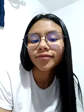 SofieLove 01 online show from April 11, 6:54 am