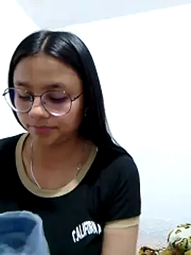 SofieLove 01 online show from March 26, 7:45 pm