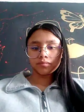 SofieLove 01 online show from April 4, 8:04 pm