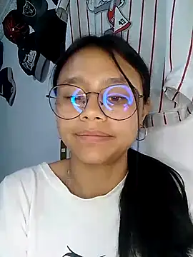 SofieLove 01 online show from March 9, 7:45 am