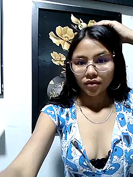 SofieLove 01 online show from October 5, 7:43 am