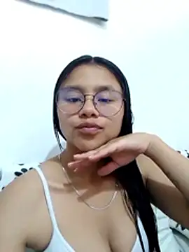 SofieLove 01 online show from March 25, 7:35 pm