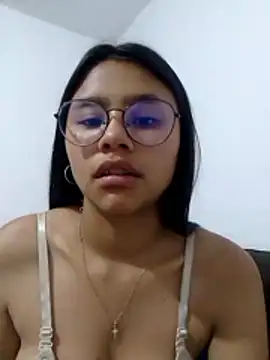 SofieLove 01 online show from March 18, 9:12 am