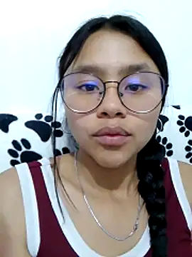 SofieLove 01 online show from April 5, 8:10 am