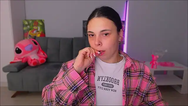 queenofthesense  online show from September 23, 4:25 pm