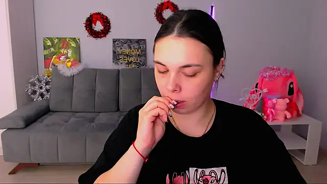 queenofthesense  online show from December 1, 1:56 pm