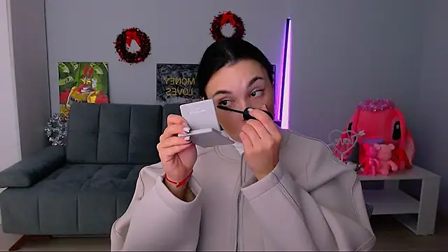 queenofthesense  online show from November 29, 2:50 pm