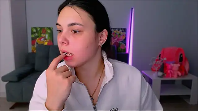 queenofthesense  online show from November 17, 10:52 am