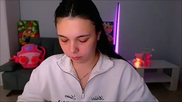 queenofthesense  online show from October 25, 4:40 pm