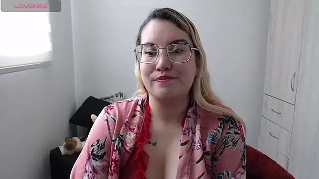 Snapshot of Isabellahunt12 chatting on September 9, 3:54 pm Isabellahunt12 online show from September 9, 3:54 pm