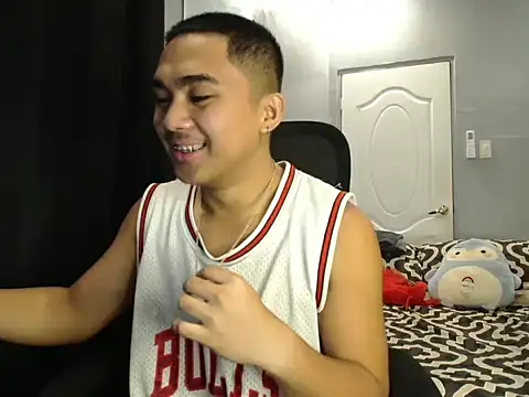 Snapshot of pinoyAdrianneXXX chatting on October 3, 12:36 am pinoyAdrianneXXX online show from October 3, 12:36 am
