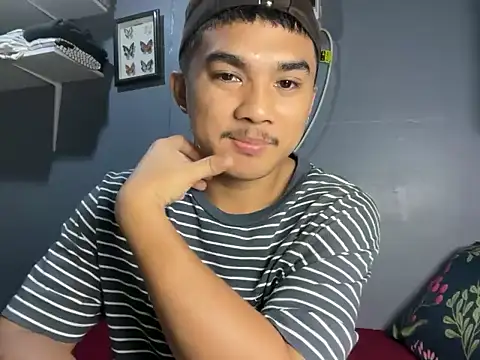 Snapshot of pinoyAdrianneXXX chatting on May 7, 1:14 pm pinoyAdrianneXXX online show from May 7, 1:14 pm