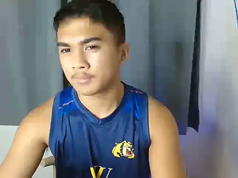 Snapshot of pinoyAdrianneXXX chatting on June 17, 6:35 am pinoyAdrianneXXX online show from June 17, 6:35 am