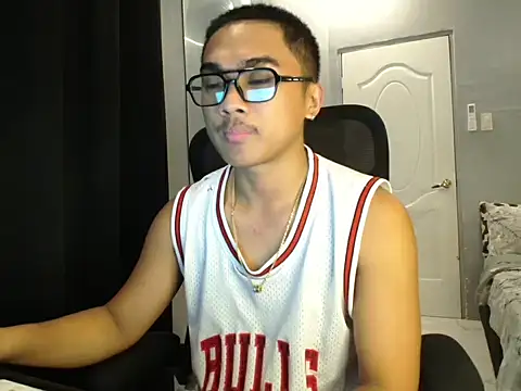 Snapshot of pinoyAdrianneXXX chatting on October 13, 2:13 am pinoyAdrianneXXX online show from October 13, 2:13 am