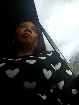 hiilarybrown online show from February 13, 9:37 pm