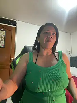 hiilarybrown online show from April 28, 11:31 pm