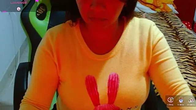 hiilarybrown online show from November 6, 3:32 am