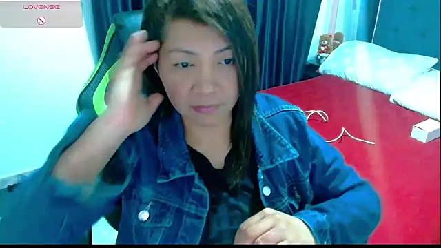 Snapshot of hiilarybrown chatting on July 13, 3:06 am hiilarybrown online show from July 13, 3:06 am