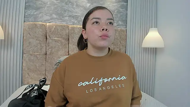 leilapons online show from September 14, 5:24 pm