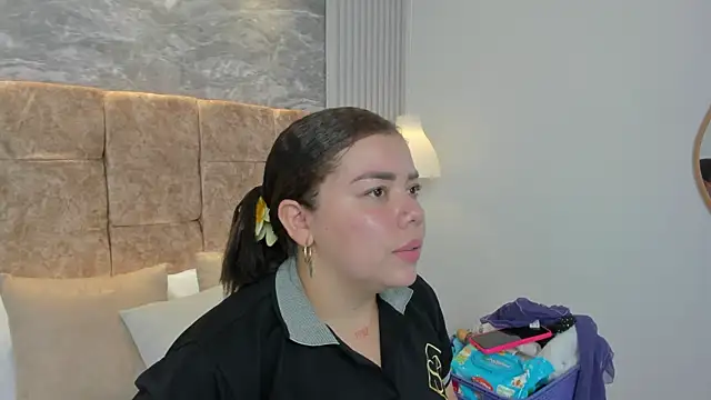 leilapons online show from September 24, 4:35 pm