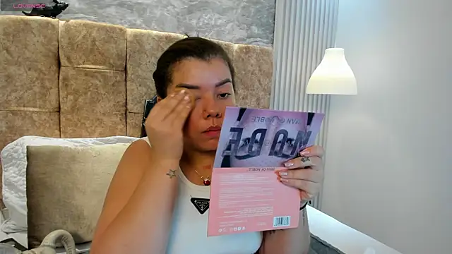 leilapons online show from October 31, 4:58 pm