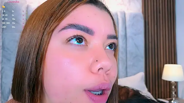 leilapons online show from April 8, 4:52 pm