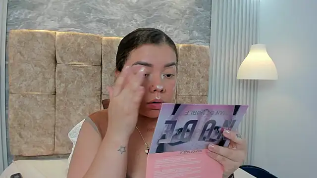 leilapons online show from November 6, 6:23 pm