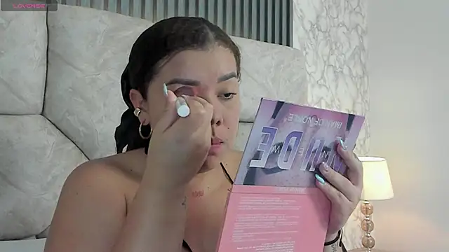 leilapons online show from October 16, 7:33 pm