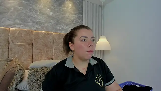 leilapons online show from September 19, 4:44 pm