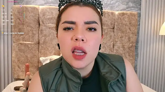 leilapons online show from March 5, 7:43 pm