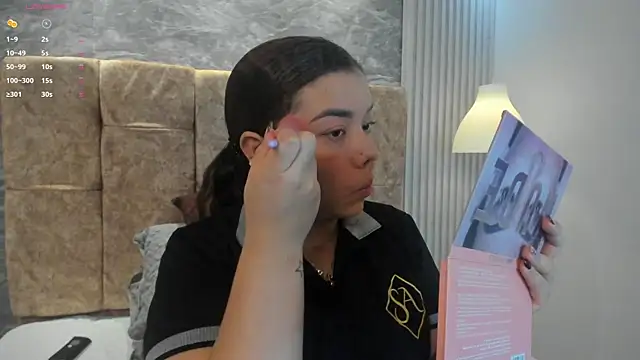 leilapons online show from November 15, 6:01 pm