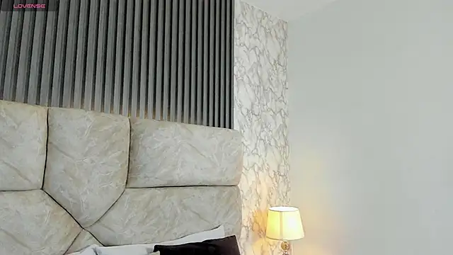 leilapons online show from October 18, 7:05 pm