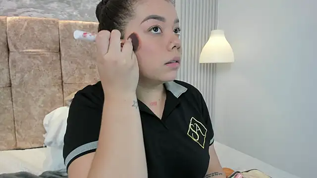 leilapons online show from October 5, 4:31 pm