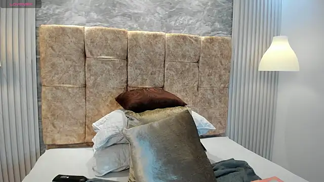 leilapons online show from October 28, 4:39 pm