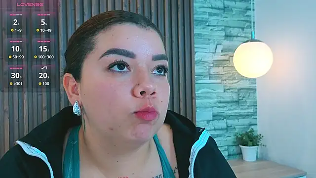 leilapons online show from April 4, 5:41 pm