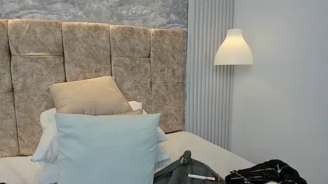 leilapons online show from October 4, 5:58 pm