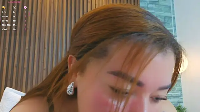 leilapons online show from March 29, 5:14 pm