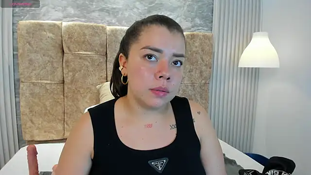 leilapons online show from October 24, 7:24 pm