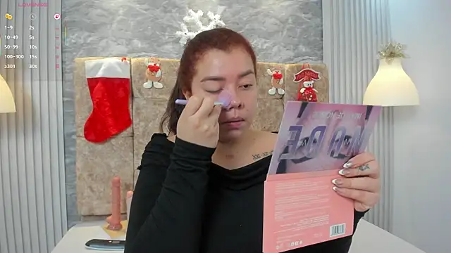 leilapons online show from December 21, 3:57 pm