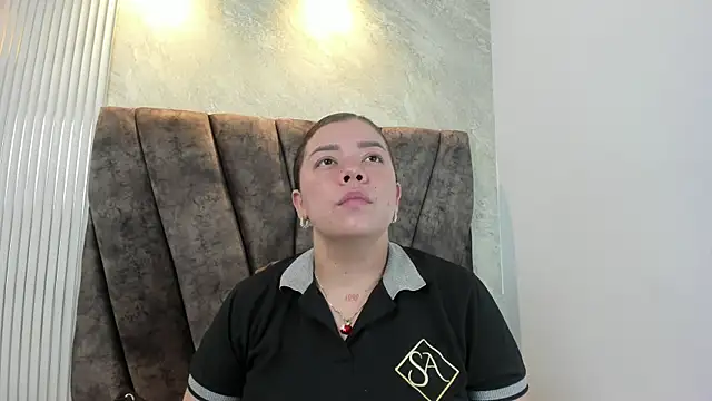 leilapons online show from November 5, 5:16 pm