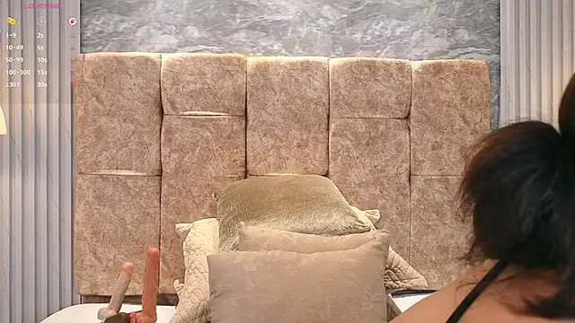 leilapons online show from March 6, 6:58 pm