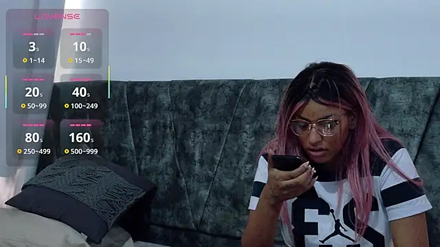 ValeriGallardo17 online show from September 16, 9:05 pm