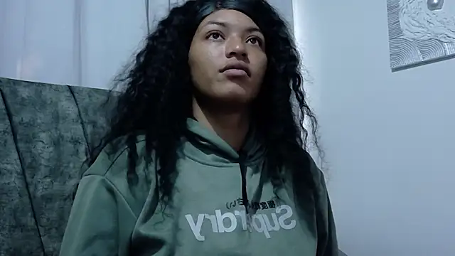 ValeriGallardo17 online show from October 27, 9:38 pm