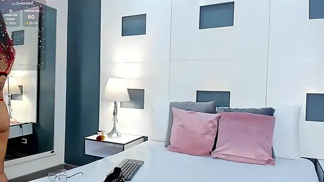 salem rose online show from March 7, 8:25 pm