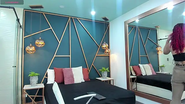 salem rose online show from April 17, 8:44 pm